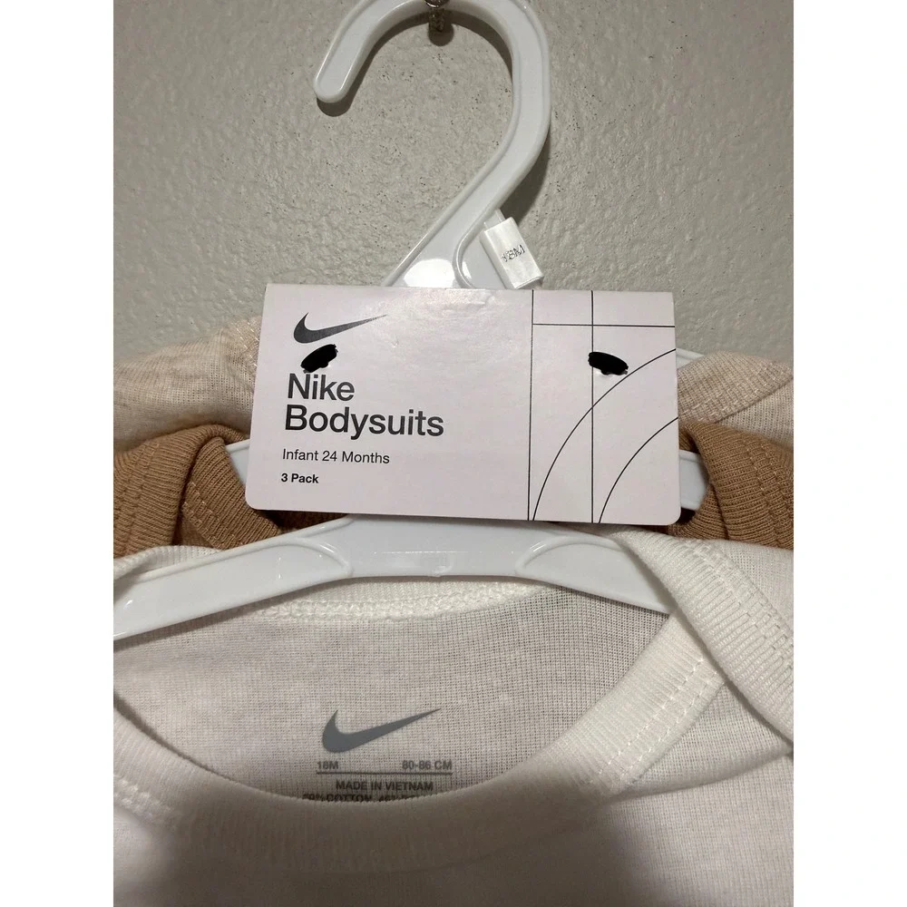 Nike Infant 3-Pack Bodysuits White Tan Oatmeal 18M 66K647-W67